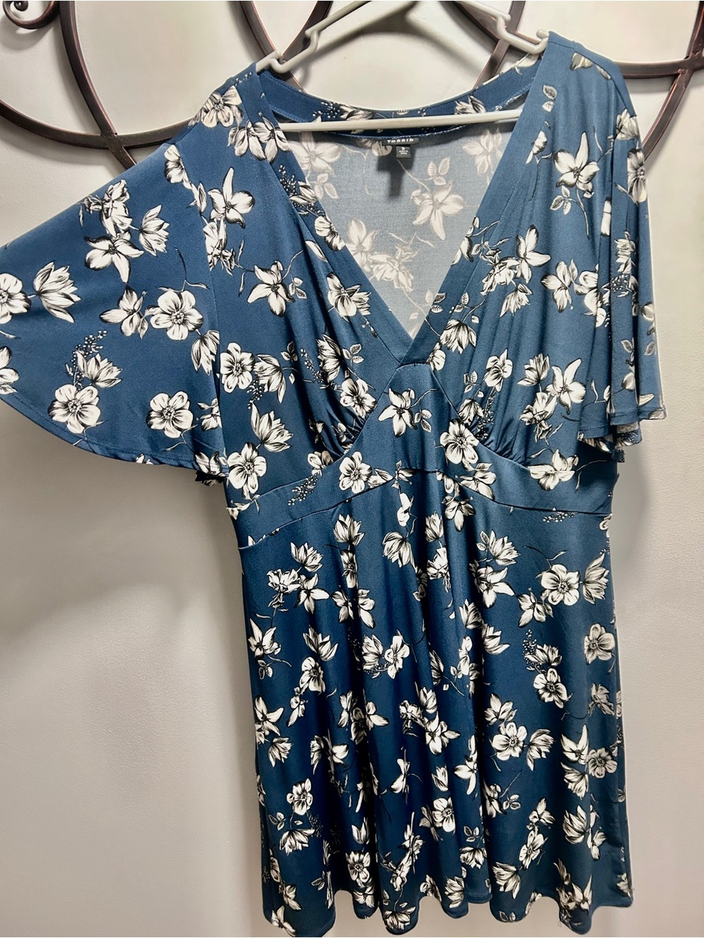 Torrid Blue Floral Midi Dress with V-Neck and Flutter Sleeves